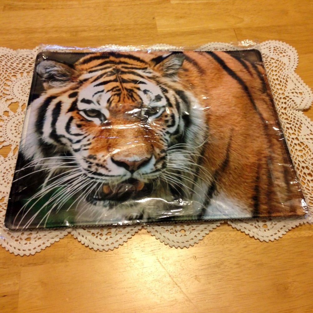 Beautiful tiger on large mouse pad / gaming pad, new